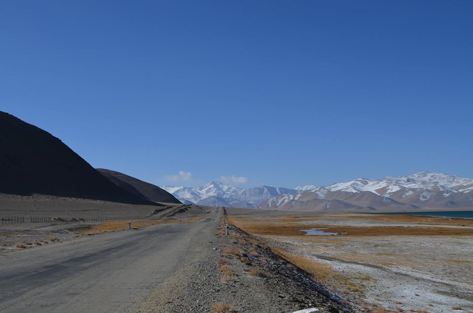 On the road nel Pamir ai piedi dell’Himalaya
