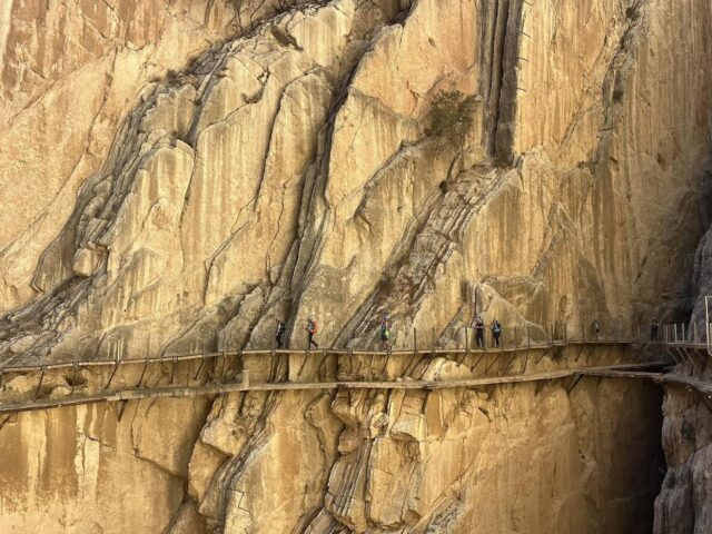 ANDALUSIA: IL CAMINITO DEL REY, LE ALPUJARRAS E L’ASCESA AL MULHACÉN (3482m )