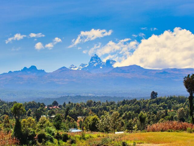 KENYA: TREKKING NEL PARCO NAZIONALE: CUORE SELVAGGIO ED ORIZZONTI INFINITI