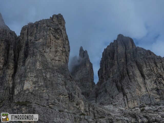 IL GIARDINO DI ROSE DI RE LAURINO, ESCURSIONI E NOTTE IN RIFUGIO NEL CUORE DEL CATINACCIO