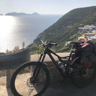 https://www.itinarrando.com/wp-content/uploads/2025/04/13-Bici-circeo-320x320.jpg