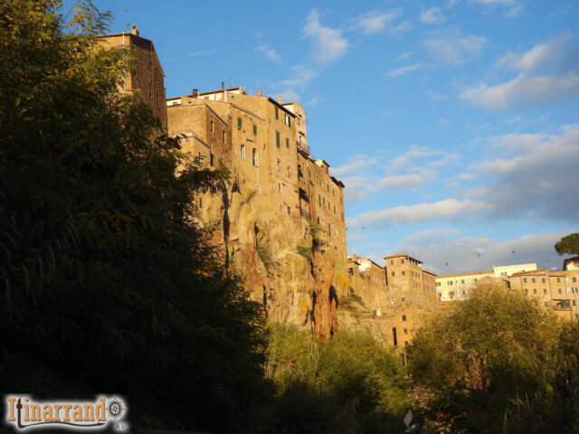 TOSCANA: SULLE ANTICHE VIE ETRUSCHE