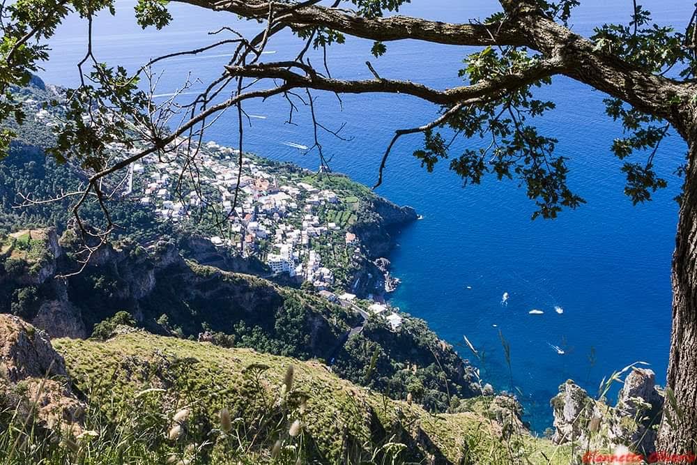 CAMPANIA: COSTIERA AMALFITANA, “IL SENTIERO DEGLI DEI”, “LA VALLE DELLE FERRIERE” ED “IL SENTIERO DEI LIMONI”