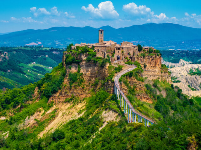 LAZIO/UMBRIA: IL CAMMINO DI LARTH: ORVIETO-BOLSENA-CIVITA DI BAGNOREGIO