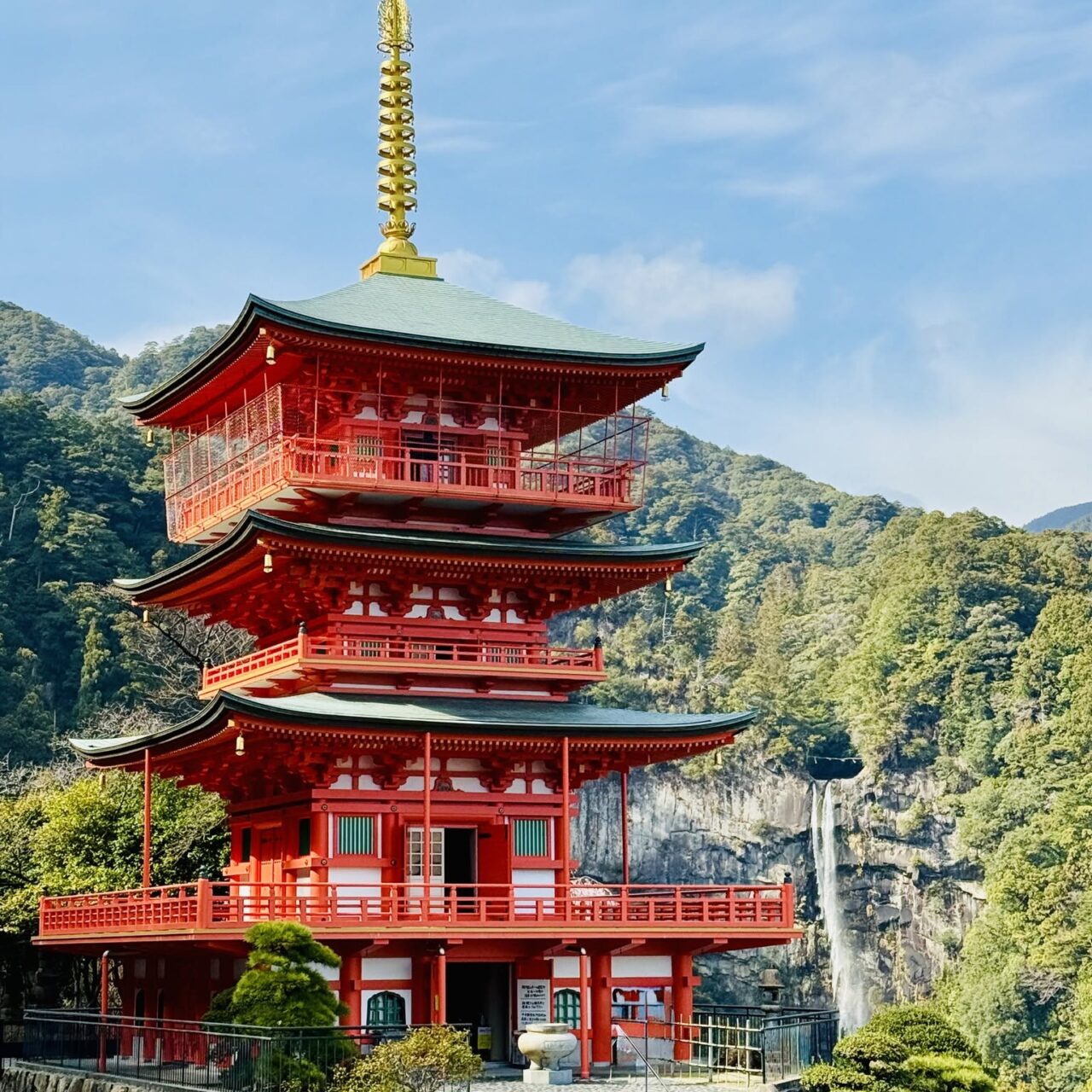 GIAPPONE - SULLE VIE DEL KUMANO KODO: UN CAMMINO MILLENARIO TRA FORESTE SACRE E ANTICHI SANTUARI