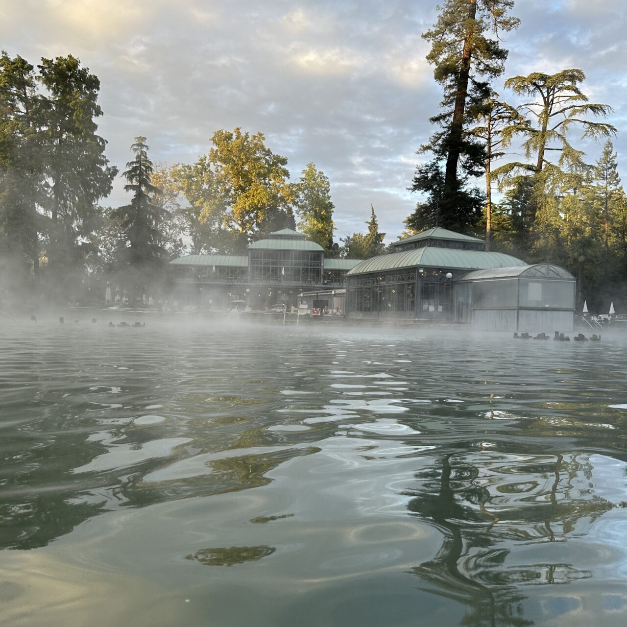 VENETO: IL GARDA DELLE MERAVIGLIE: TREKKING, TERME E MAGIA DI NATALE