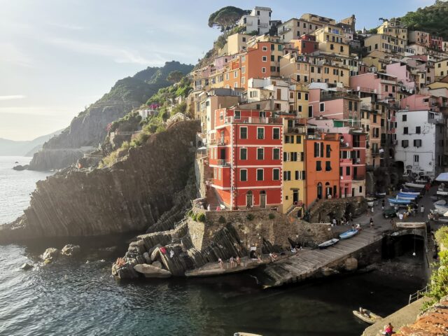 LIGURIA (SP): CINQUE TERRE, TRE GIORNI SOSPESI TRA AZZURRO, TRA BORGHI E SENTIERI